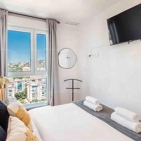Modern Sky-rise Living With Pool And Parking Rems * Malaga